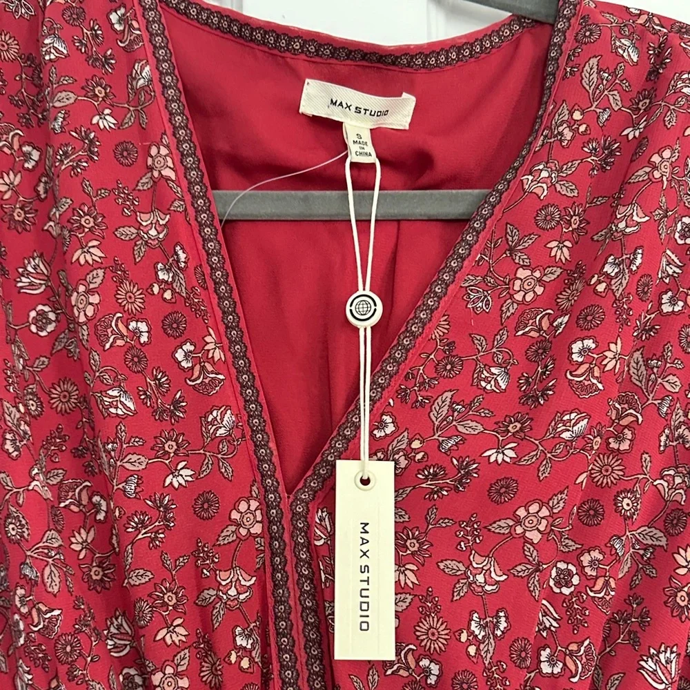 BNWT Max Studio Red Floral Long Sleeve Dress - Picture 2 of 7